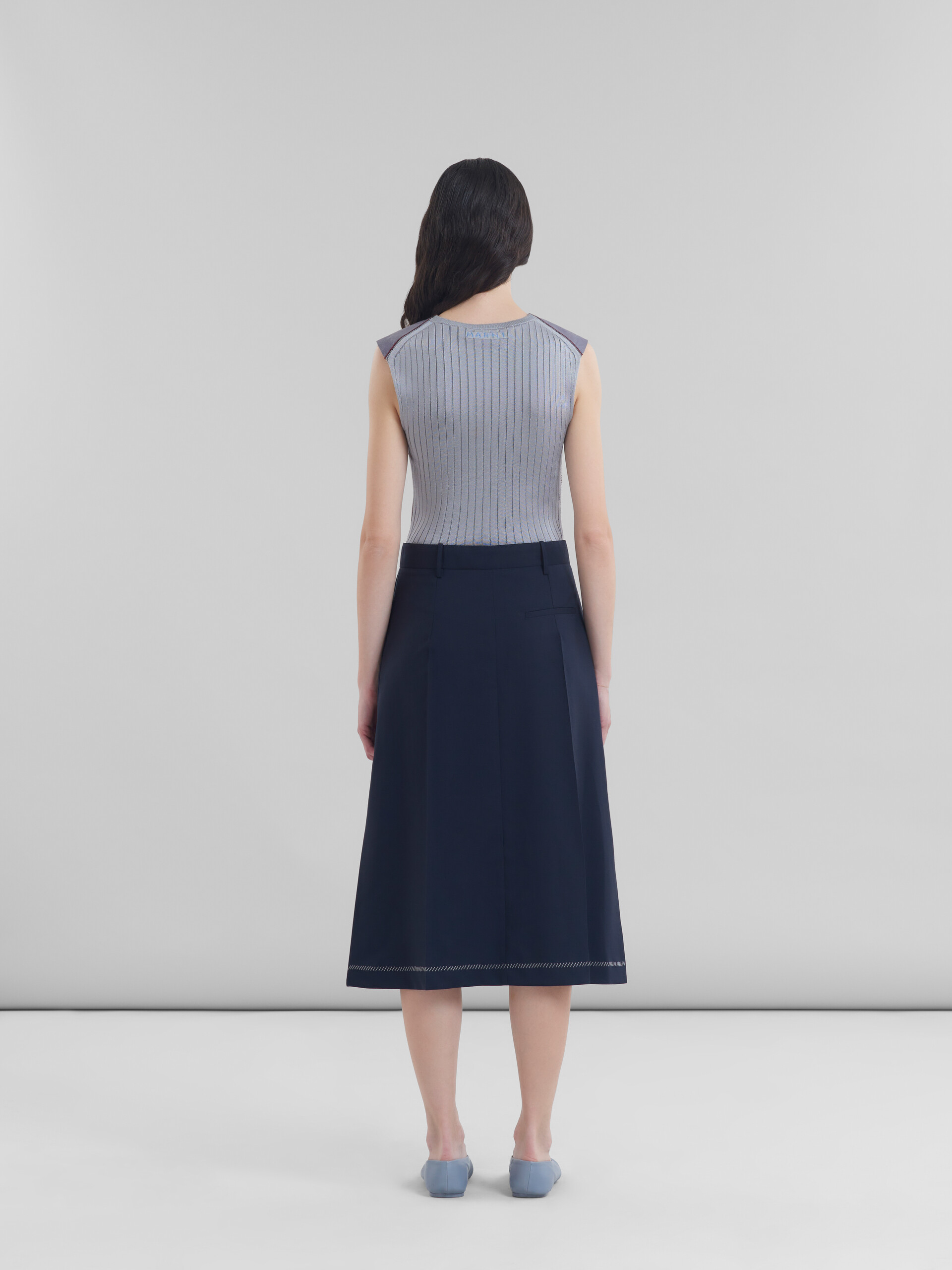 ディープブルー ウール製 ミディ丈スカート、プレスプリーツ - スカート - Image 3