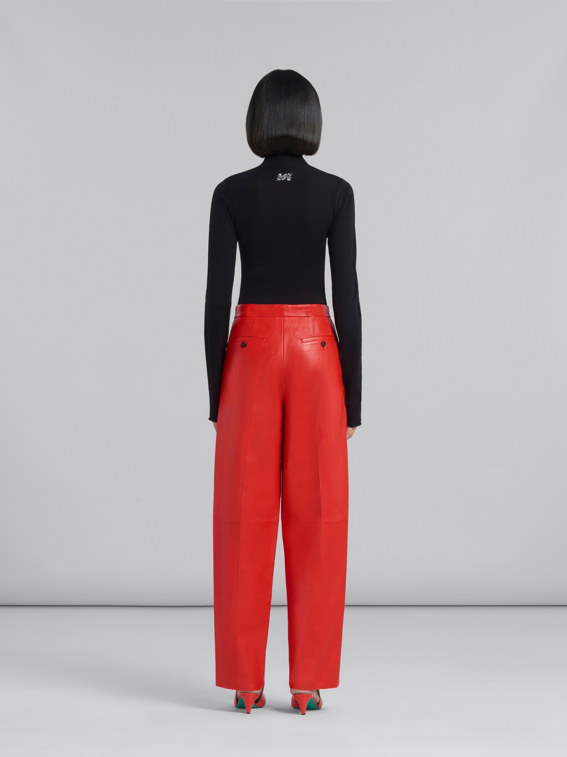 Pantalon ajusté en cuir nappa rouge - Pantalons - Image 3