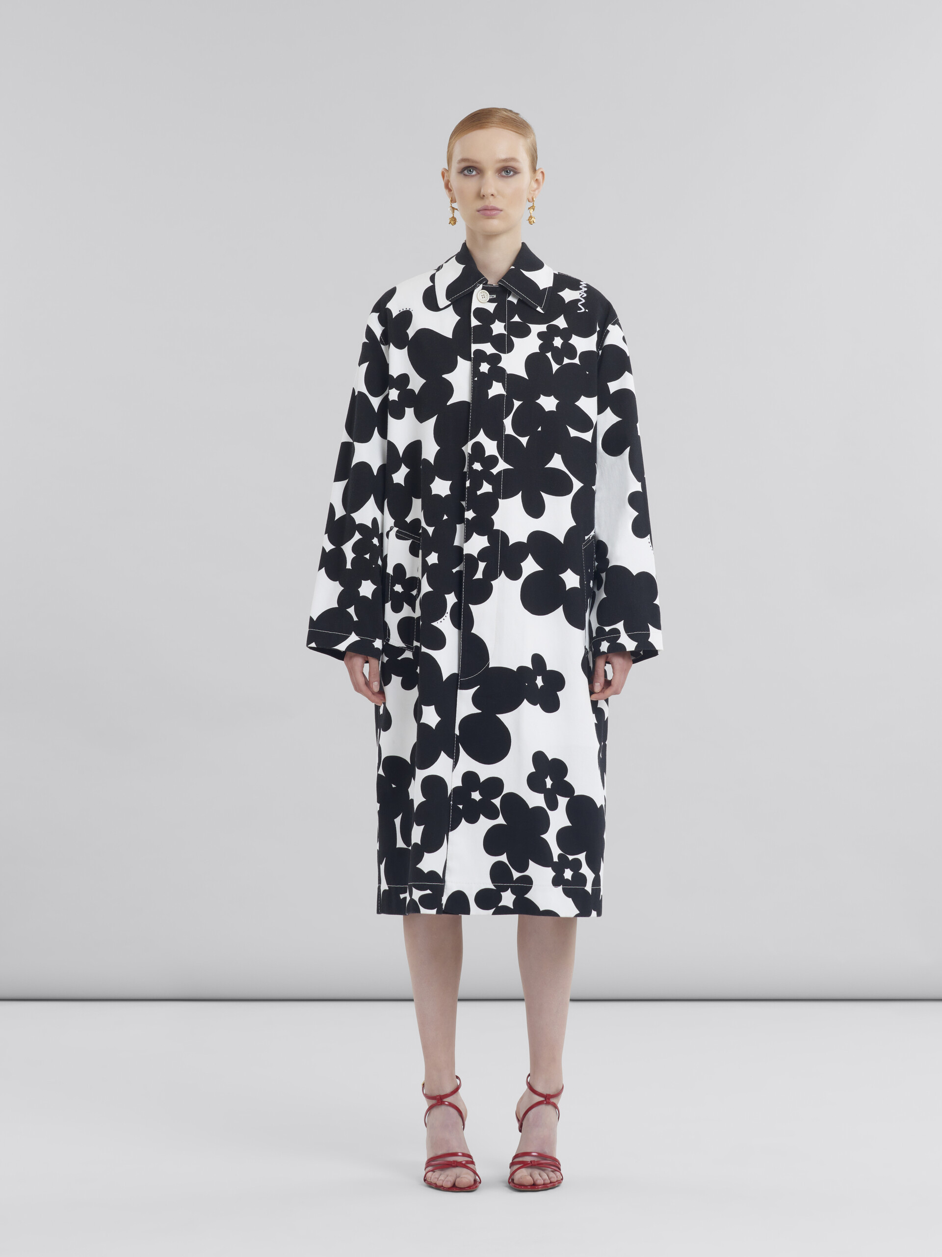 Cotton duster coat with black and white Dillies print - Coat - Image 2