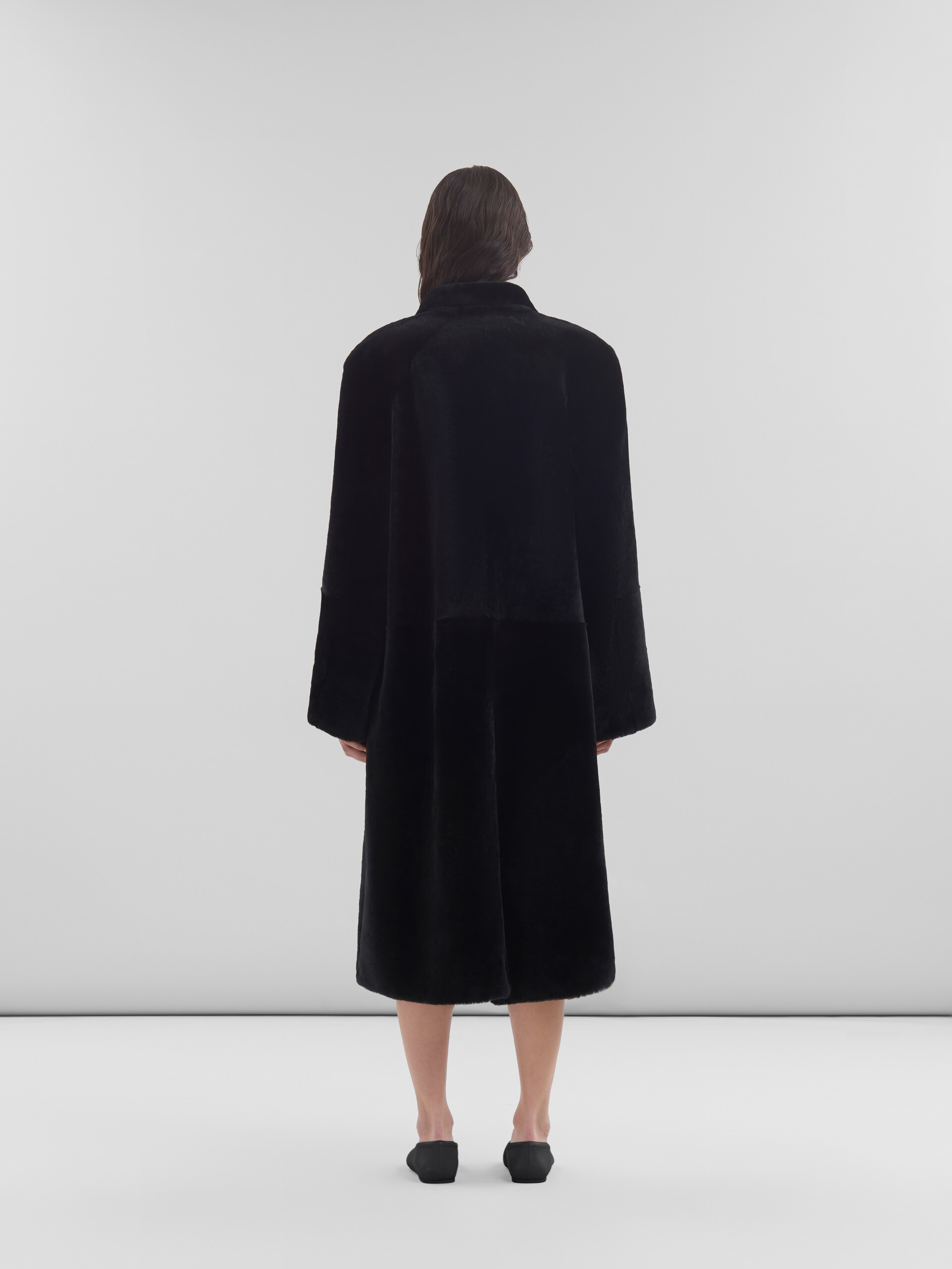 Black shaved shearling coat with padded shoulders - Coats - Image 3