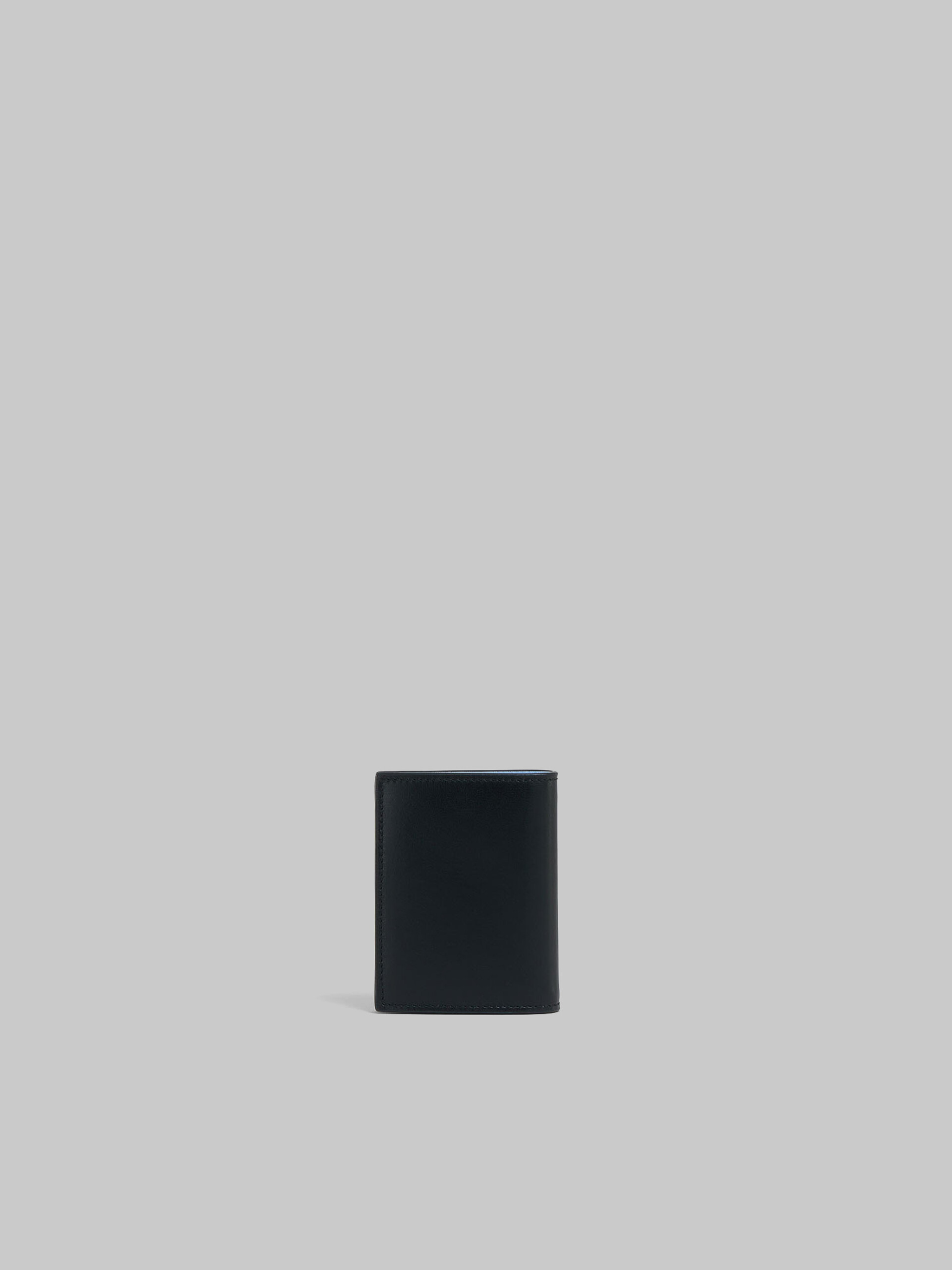 입체적인 마르니 로고 디테일의 블루 가죽 2단 지갑 - 지갑 - Image 3