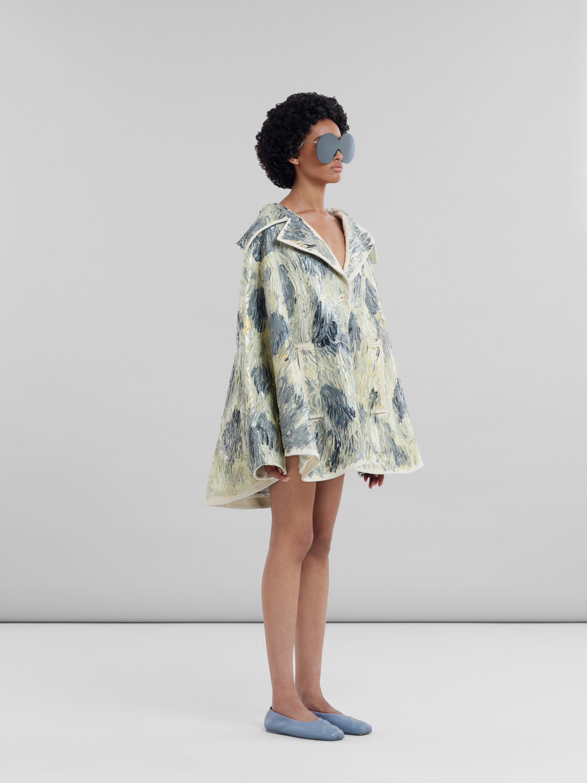 Hand-painted light yellow leather cape - Coats - Image 6