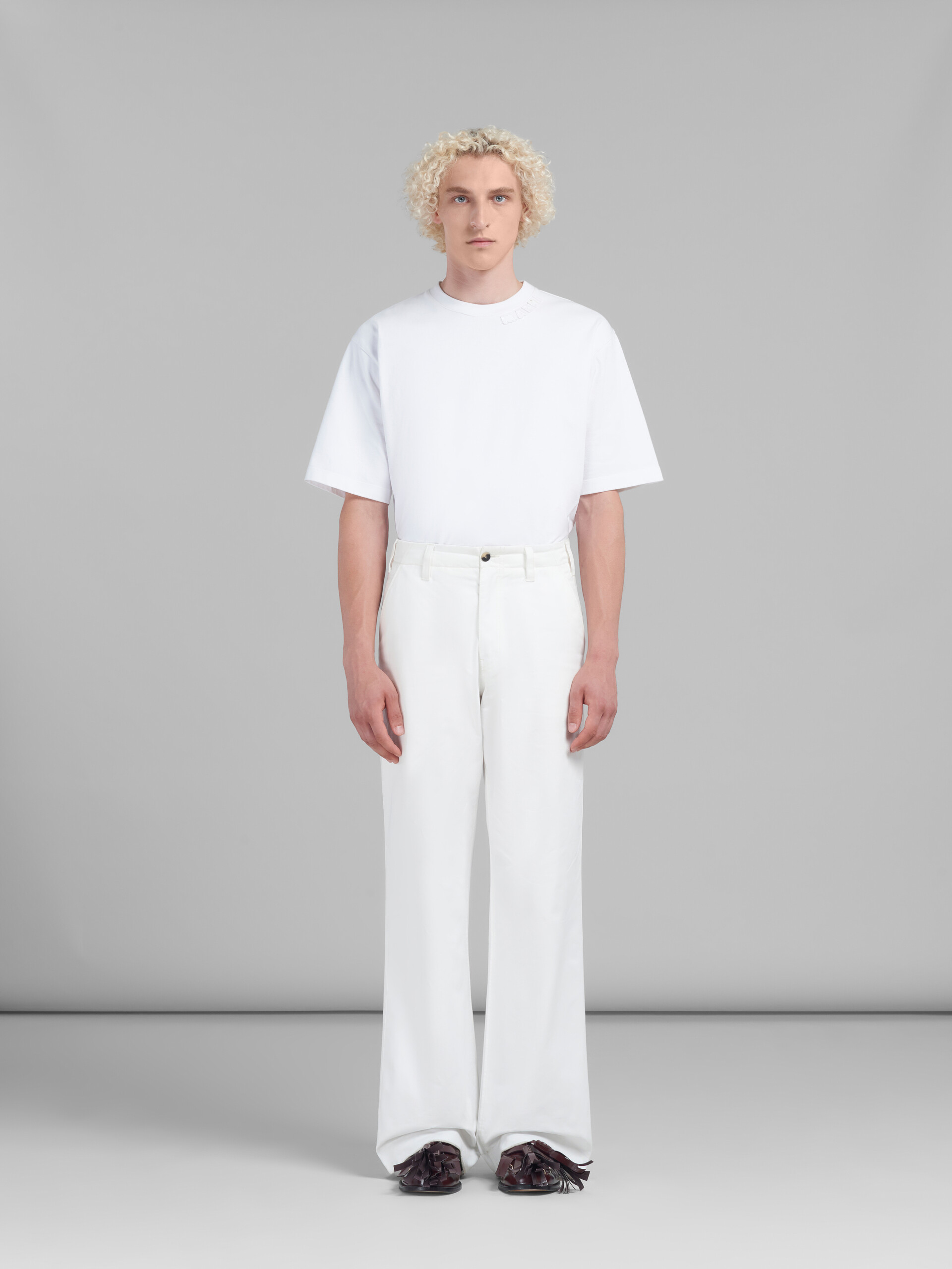 Pantalon évasé en gabardine biologique blanche - Pantalons - Image 2