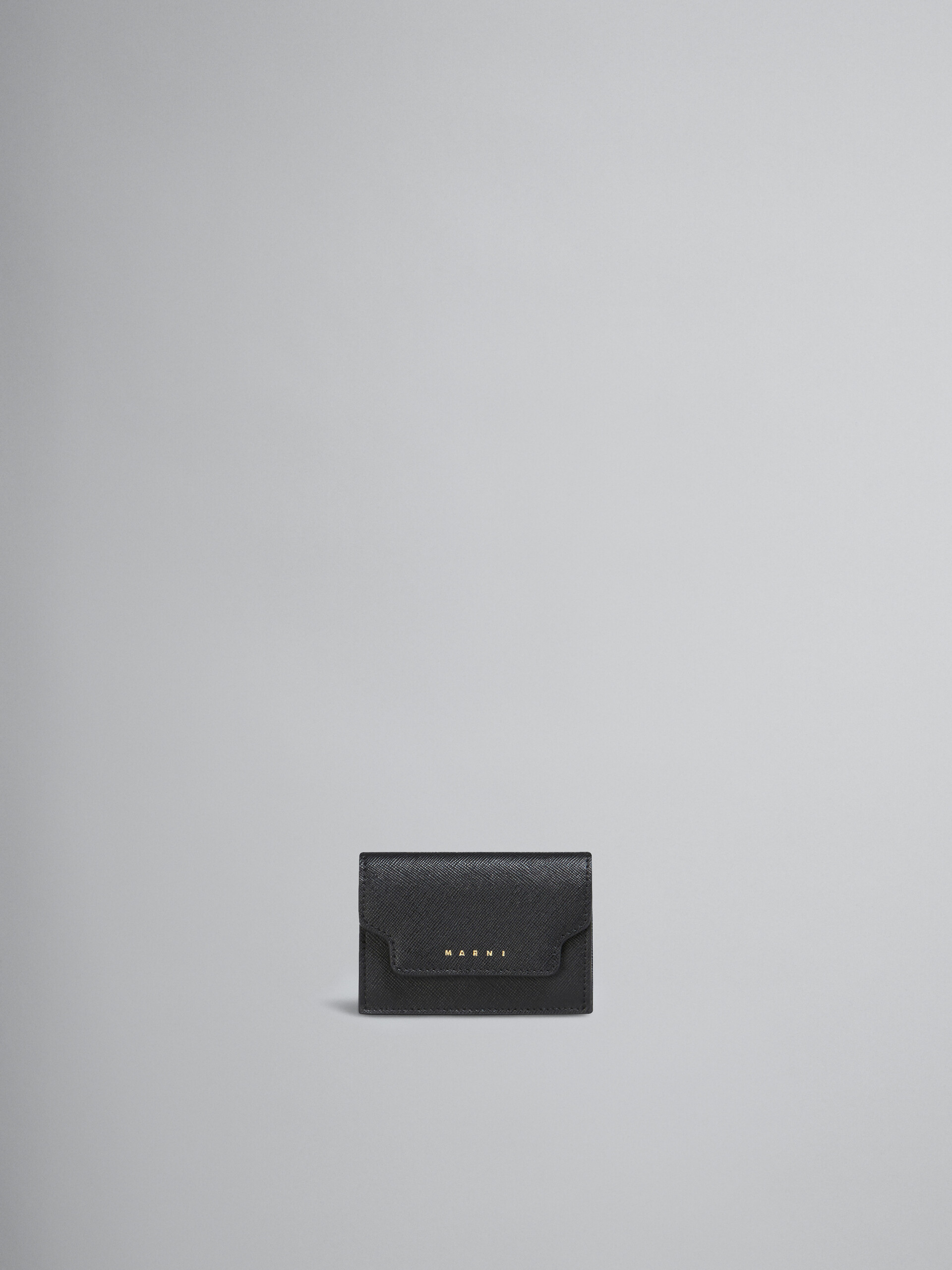 Portafoglio tri-fold in pelle saffiano nera - Portafogli - Image 1