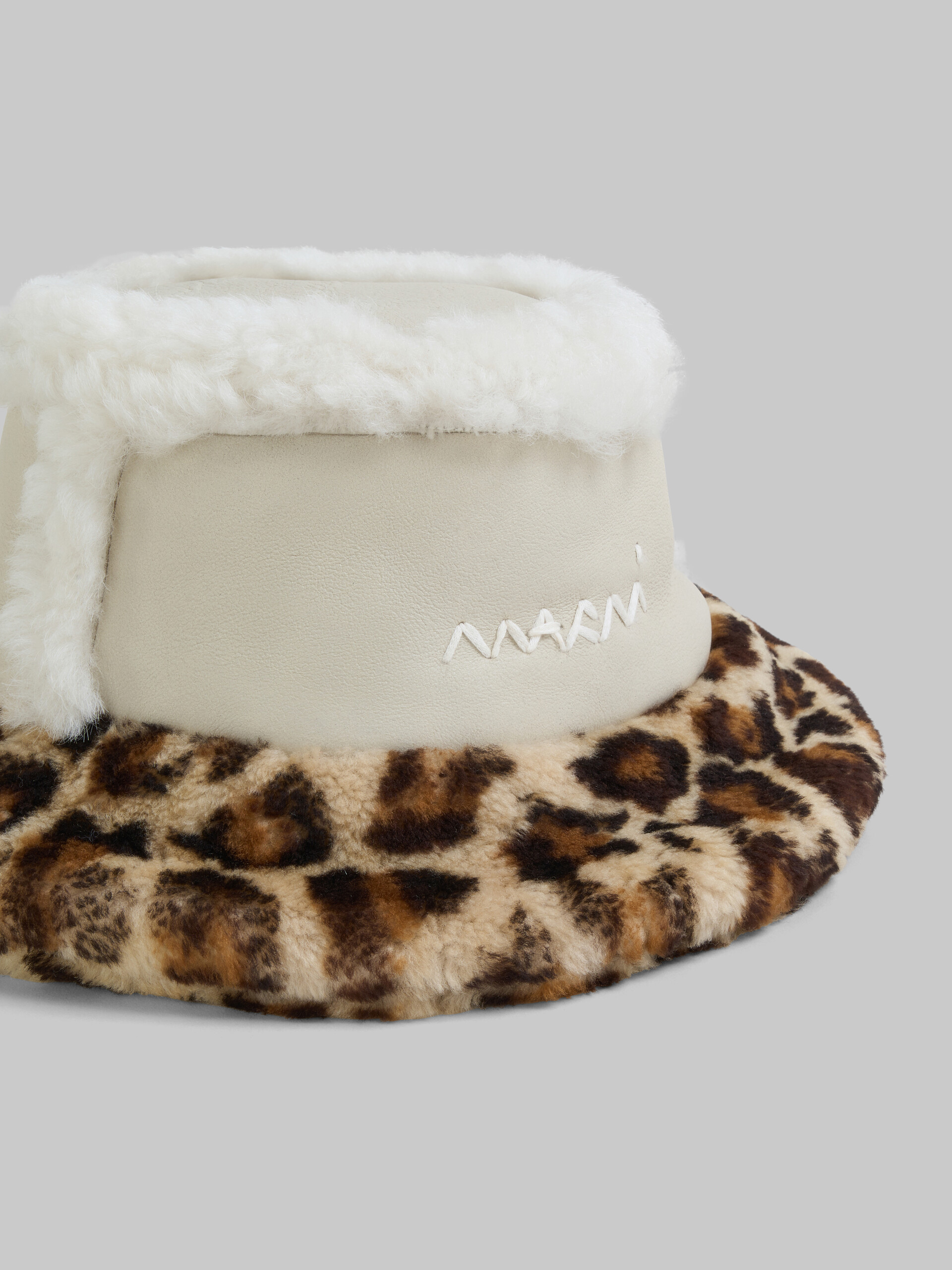 Cappello bucket in pelle e shearling - Cappelli - Image 4