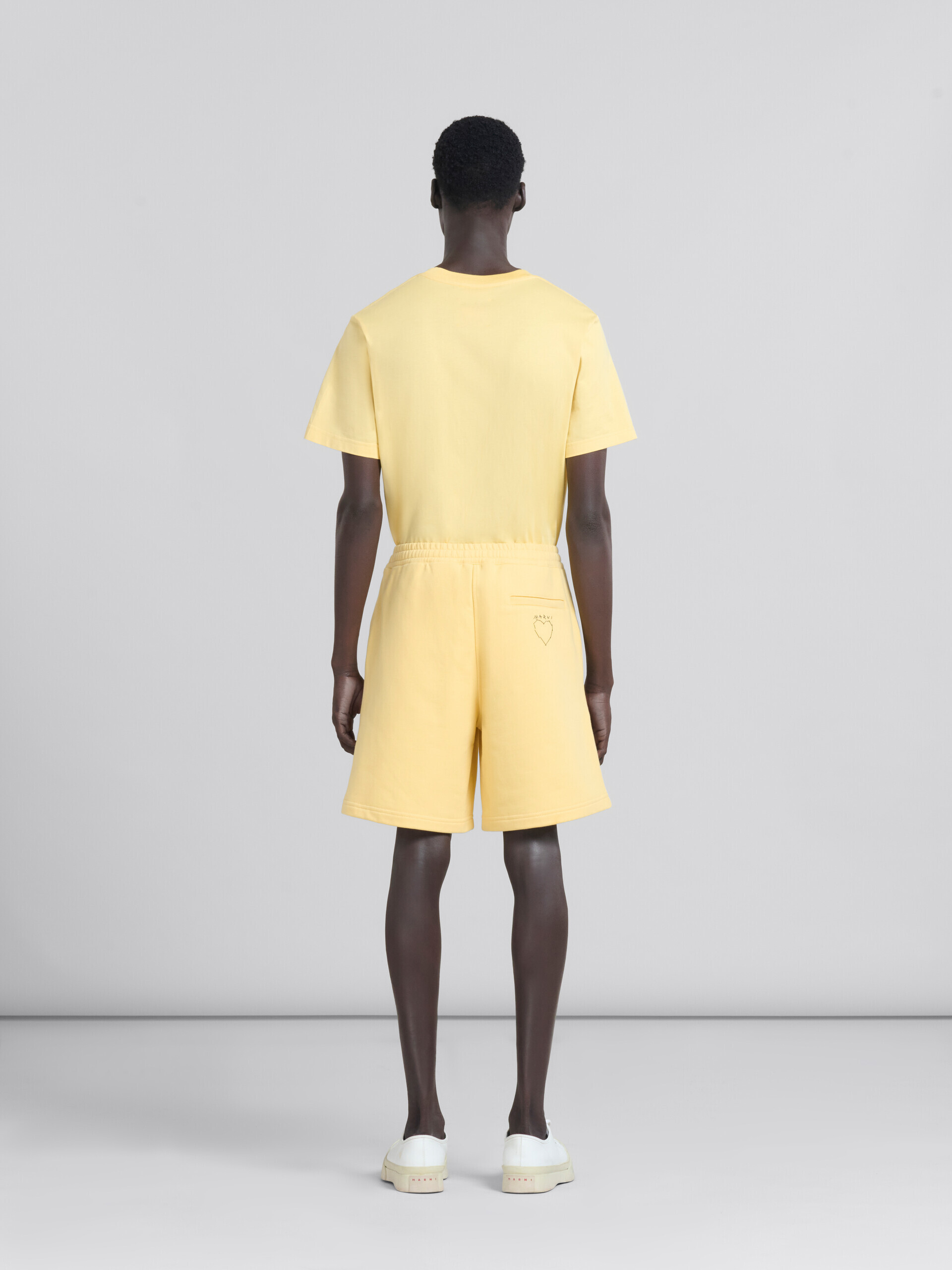 Bermudas de felpa de algodón orgánico amarillas con pespuntes Marni - Pantalones - Image 3