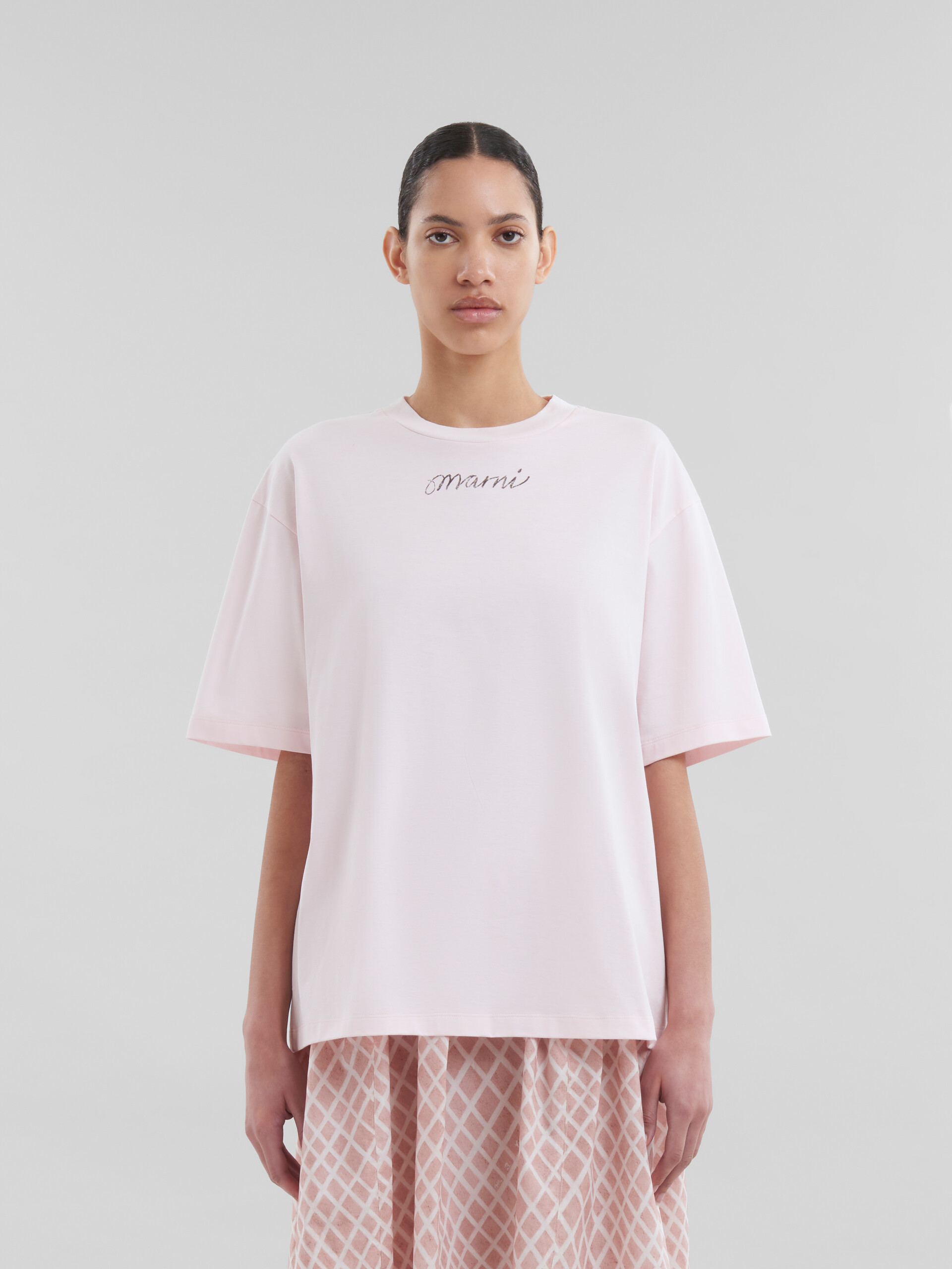 Rosafarbenes, kastenförmiges T-Shirt aus Bio-Baumwolle mit wiederholtem Logo - T-shirts - Image 2