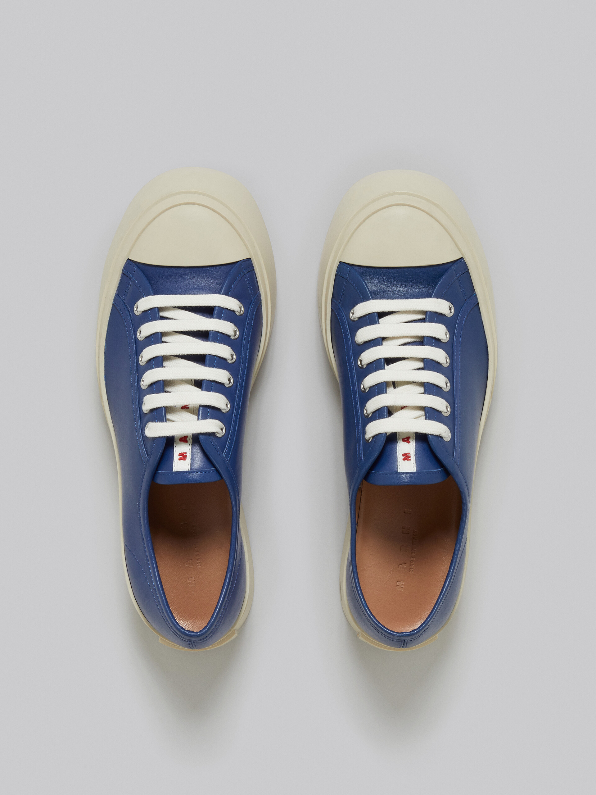 Zapatilla Pablo de napa azul - Sneakers - Image 4